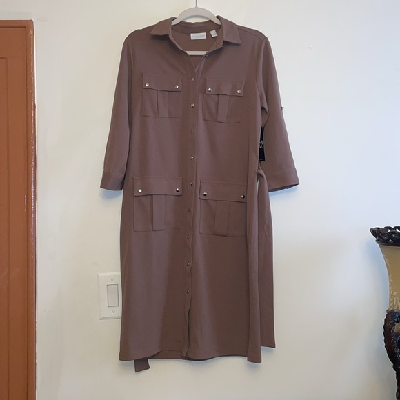 Dress - Picture 3 of 4